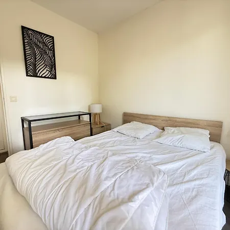 Apartament T2 A 2 Min De La Mer, Avec Jardin Prive Et Cloture, Parking, A Proximite Du Centre-ville Cabourg