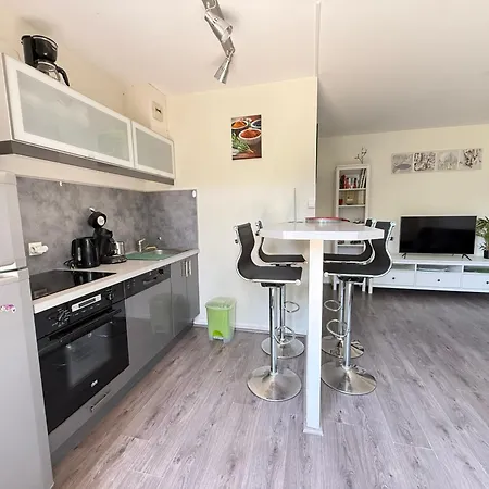 T2 A 2 Min De La Mer, Avec Jardin Prive Et Cloture, Parking, A Proximite Du Centre-ville Apartament Cabourg