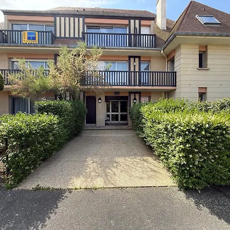 Apartament T2 A 2 Min De La Mer, Avec Jardin Prive Et Cloture, Parking, A Proximite Du Centre-ville Cabourg