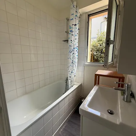 Appartement T2 A 2 Min De La Mer, Avec Jardin Prive Et Cloture, Parking, A Proximite Du Centre-ville Cabourg