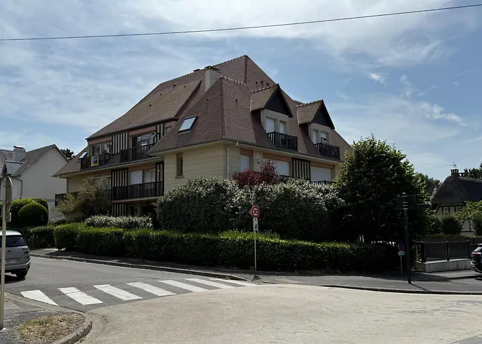T2 à 2 Min De La Mer, Avec Jardin Privé Et Clôturé, Parking, à Proximité Du Centre-ville Appartamento Cabourg