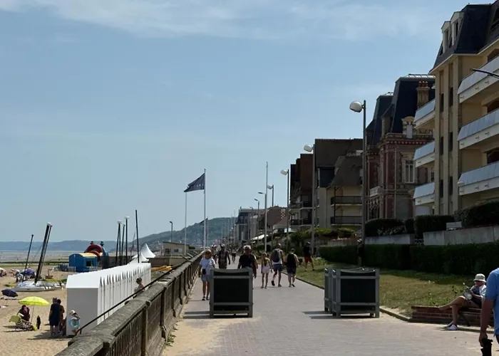 Appartamento T2 à 2 Min De La Mer, Avec Jardin Privé Et Clôturé, Parking, à Proximité Du Centre-ville Cabourg